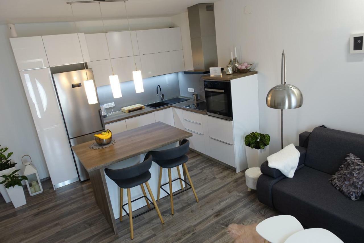 Apartman Maja Bol Eksteriør bilde