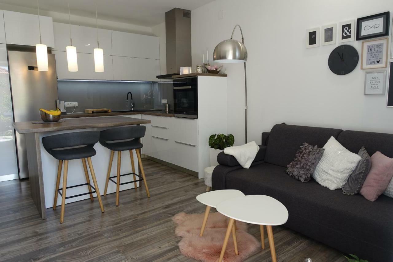 Apartman Maja Bol Eksteriør bilde