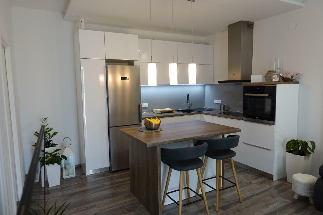 Apartman Maja Bol Eksteriør bilde