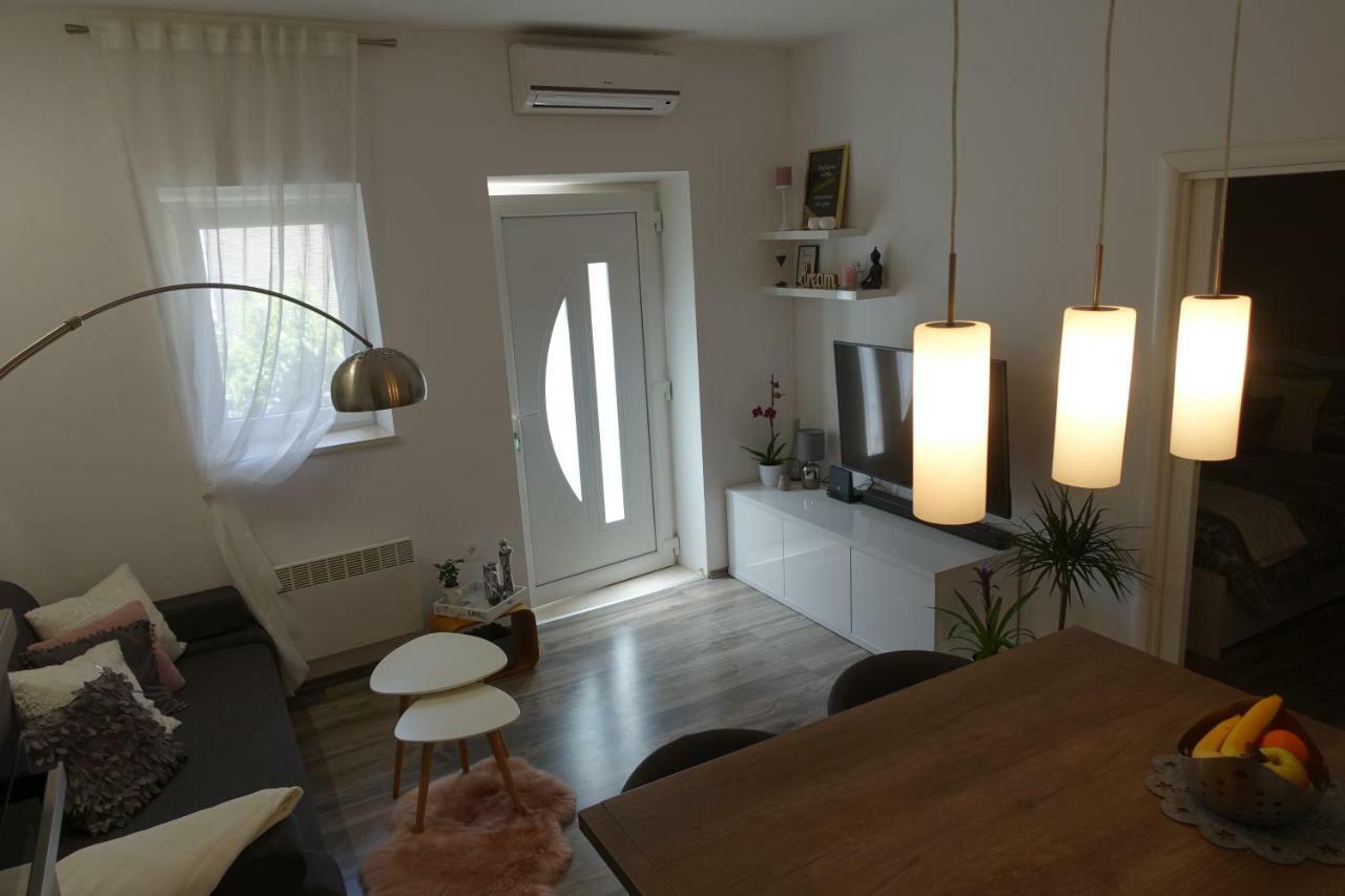 Apartman Maja Bol Eksteriør bilde
